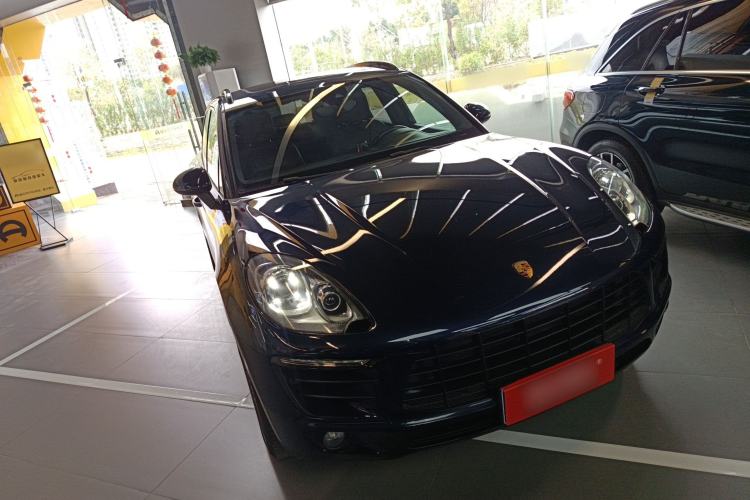 Used Porsche Macan 2017 Macan S 3.0T Front Right 45 Deg
