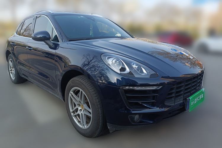 Used Porsche Macan 2017 Macan 2.0T Front Right 45 Deg