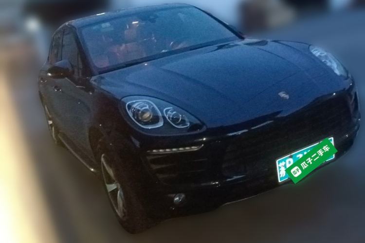 Used Porsche Macan 2017 Macan 2.0T Front Right 45 Deg