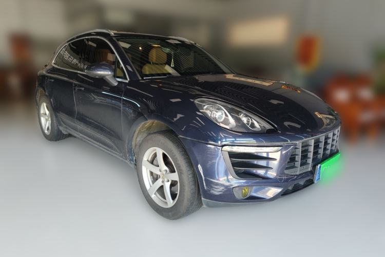 Used Porsche Macan 2017 Macan 2.0T Front Right 45 Deg