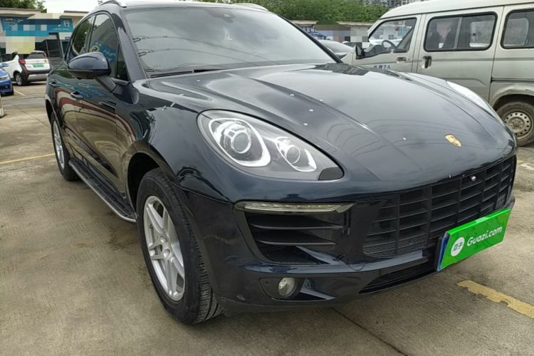 Used Porsche Macan 2017 Macan 2.0T Front Right 45 Deg