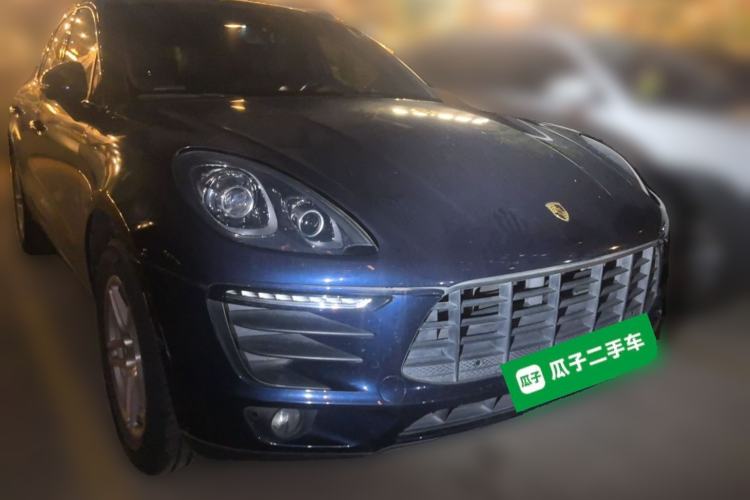 Used Porsche Macan 2017 Macan 2.0T Front Right 45 Deg