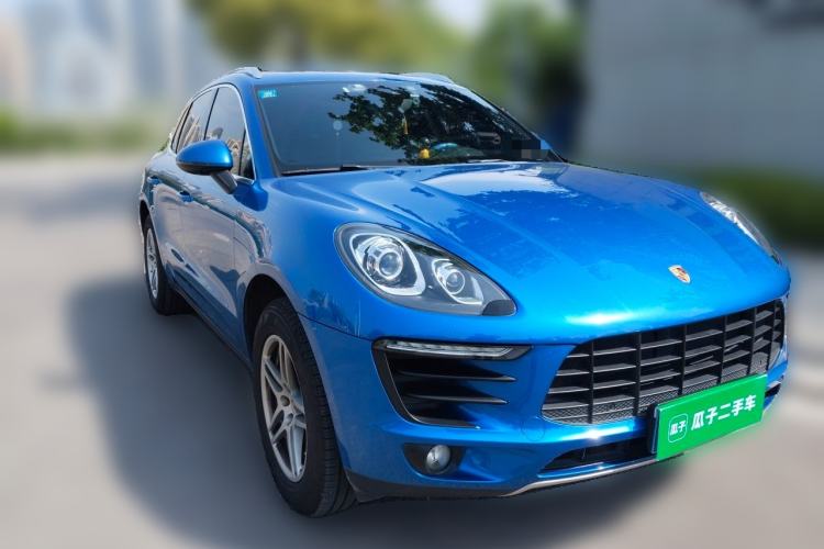 Used Porsche Macan 2017 Macan 2.0T Front Right 45 Deg