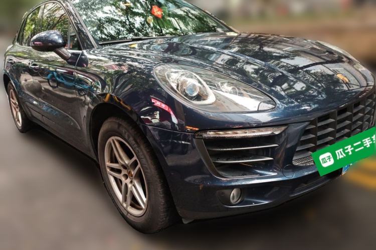 Used Porsche Macan 2017 Macan 2.0T Front Right 45 Deg