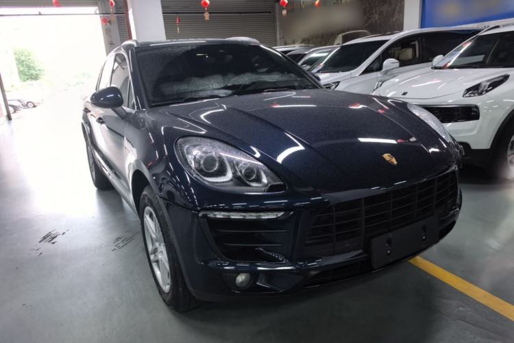 Used Porsche Macan 2017 Macan 2.0T Front Right 45 Deg