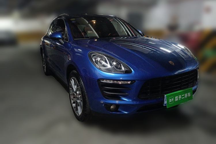 Used Porsche Macan 2017 Macan 2.0T Front Right 45 Deg