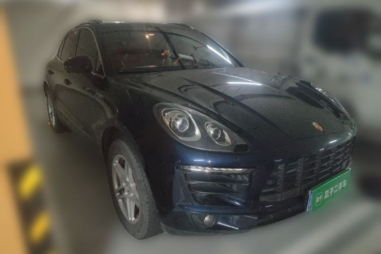 Used Porsche Macan 2017 Macan 2.0T Front Right 45 Deg