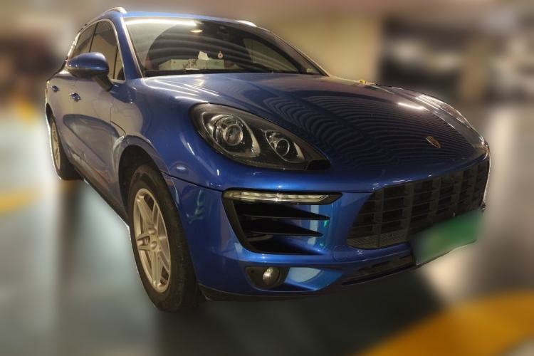 Used Porsche Macan 2017 Macan 2.0T Front Right 45 Deg