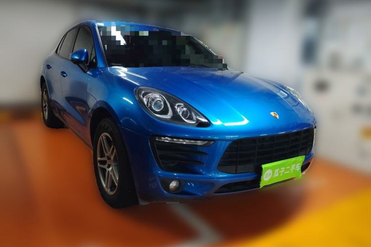 Used Porsche Macan 2017 Macan 2.0T Front Right 45 Deg