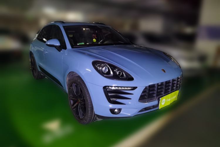 Used Porsche Macan 2017 Macan 2.0T Front Right 45 Deg