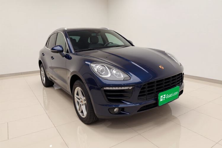 Used Porsche Macan 2017 Macan 2.0T Front Right 45 Deg