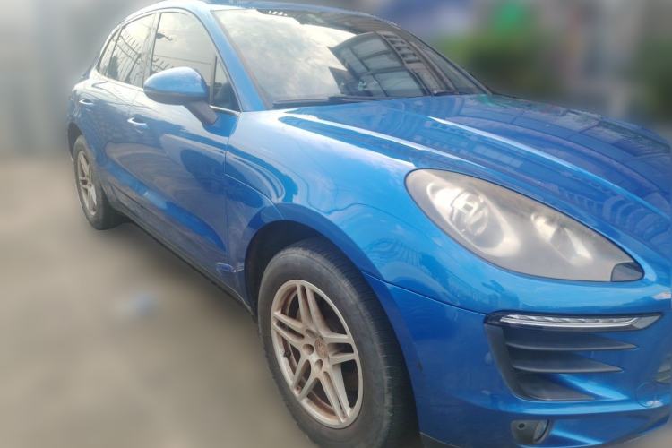 Used Porsche Macan 2017 Macan 2.0T Front Right 45 Deg