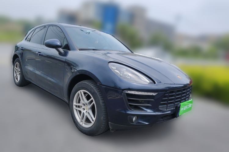 Used Porsche Macan 2017 Macan S 3.0T Front Right 45 Deg
