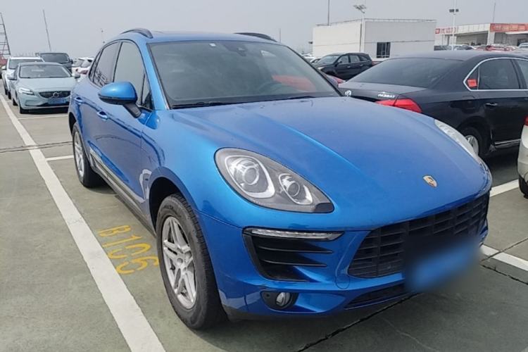 Used Porsche Macan 2017 Macan 2.0T Front Right 45 Deg