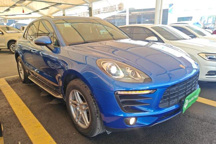 Used Porsche Macan 2017 Macan 2.0T Front Right 45 Deg