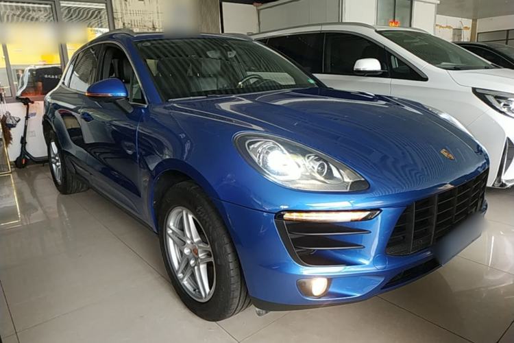 Used Porsche Macan 2017 Macan 2.0T Front Right 45 Deg