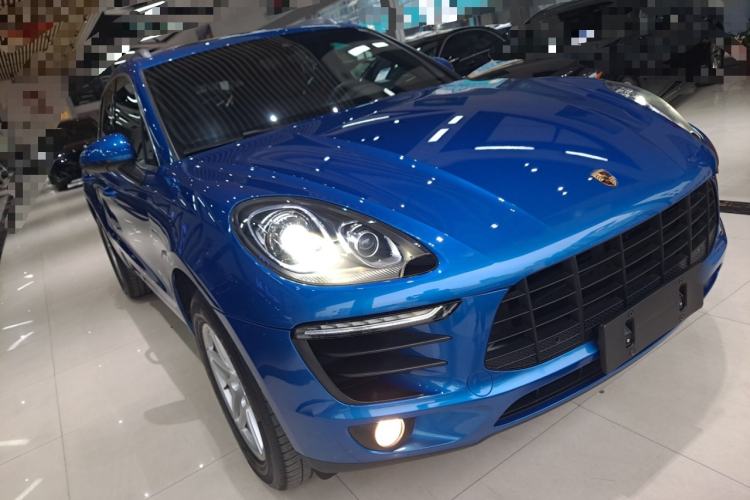 Used Porsche Macan 2017 Macan 2.0T Front Right 45 Deg