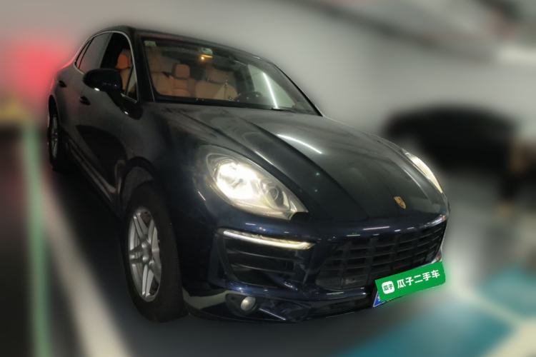 Used Porsche Macan 2017 Macan 2.0T Front Right 45 Deg