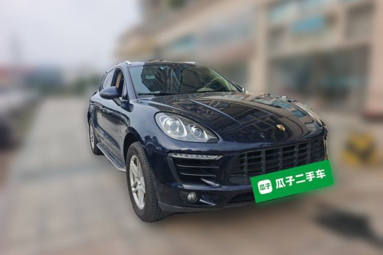 Used Porsche Macan 2017 Macan 2.0T Front Right 45 Deg