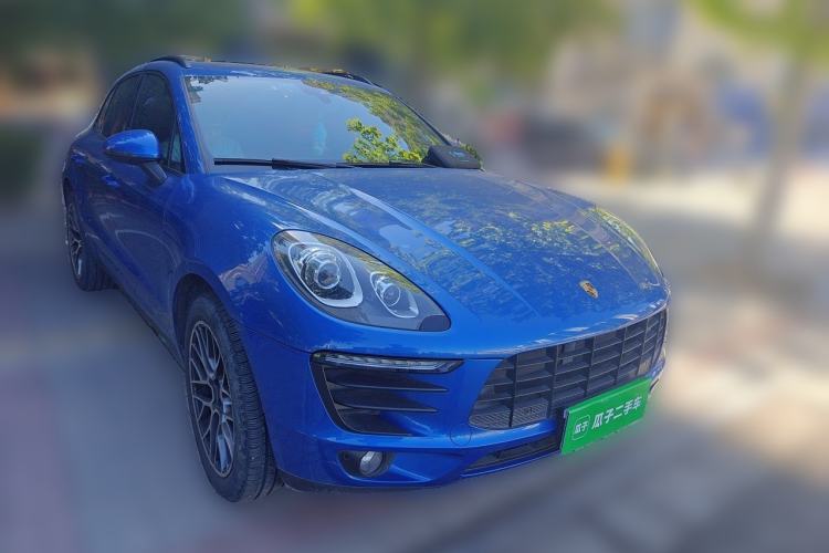 Used Porsche Macan 2017 Macan 2.0T Front Right 45 Deg
