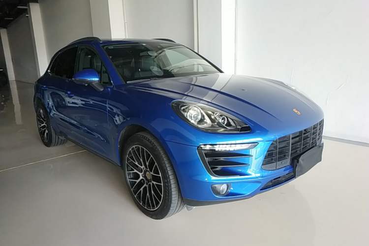 Used Porsche Macan 2017 Macan S 3.0T Front Right 45 Deg