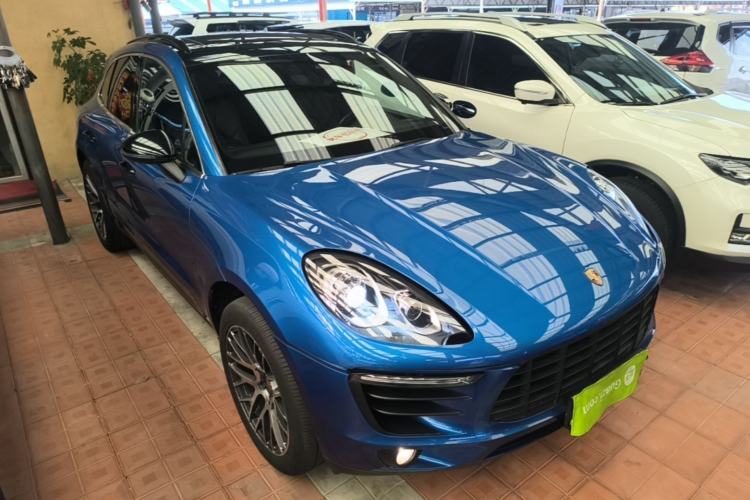 Used Porsche Macan 2017 Macan 2.0T Front Right 45 Deg