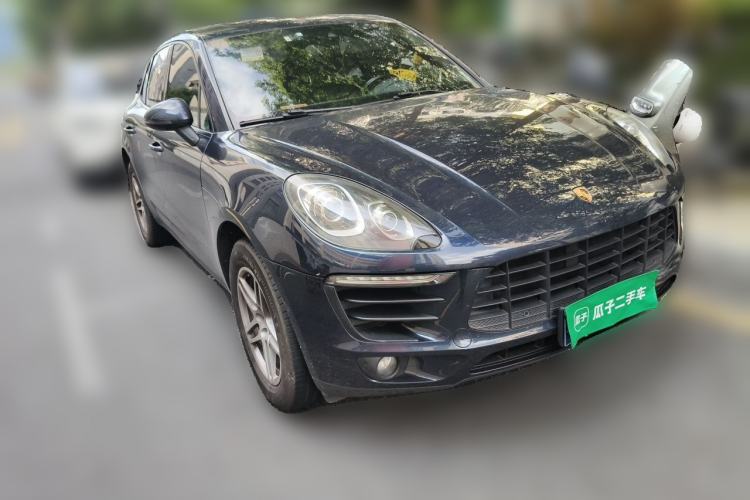 Used Porsche Macan 2017 Macan 2.0T Front Right 45 Deg