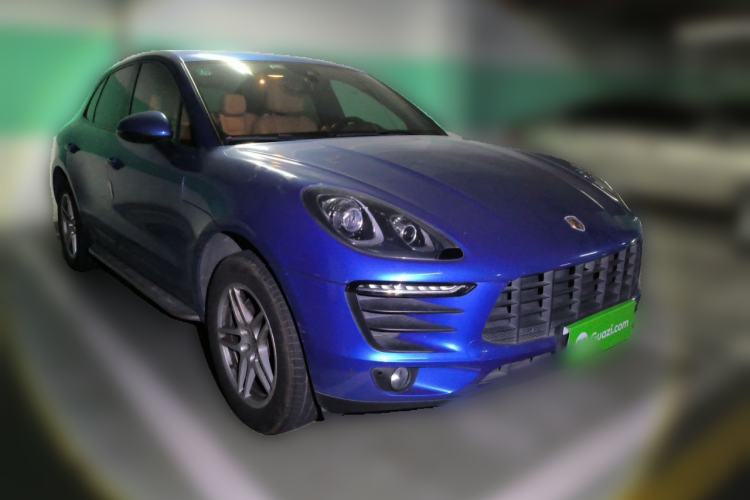 Used Porsche Macan 2017 Macan 2.0T Front Right 45 Deg