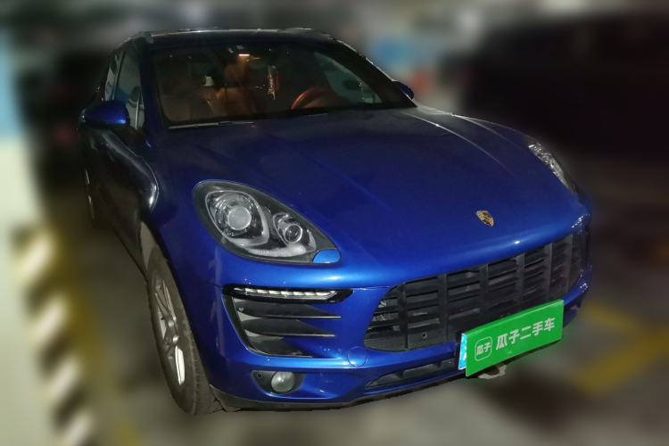 Used Porsche Macan 2017 Macan 2.0T Front Right 45 Deg