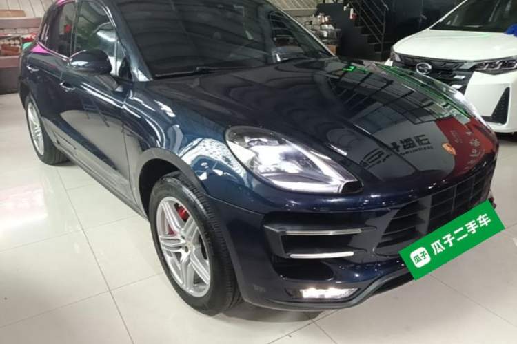 Used Porsche Macan 2017 Macan Turbo 3.6T Front Right 45 Deg