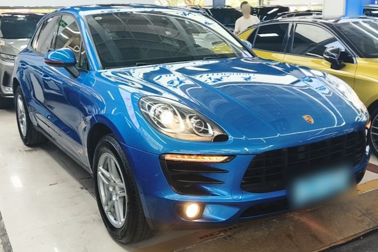 Used Porsche Macan 2017 Macan 2.0T Front Right 45 Deg