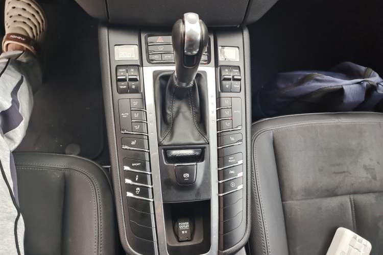 Used Porsche Macan 2017 Macan 2.0T Gear Lever