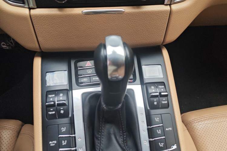Used Porsche Macan 2017 Macan 2.0T Gear Lever