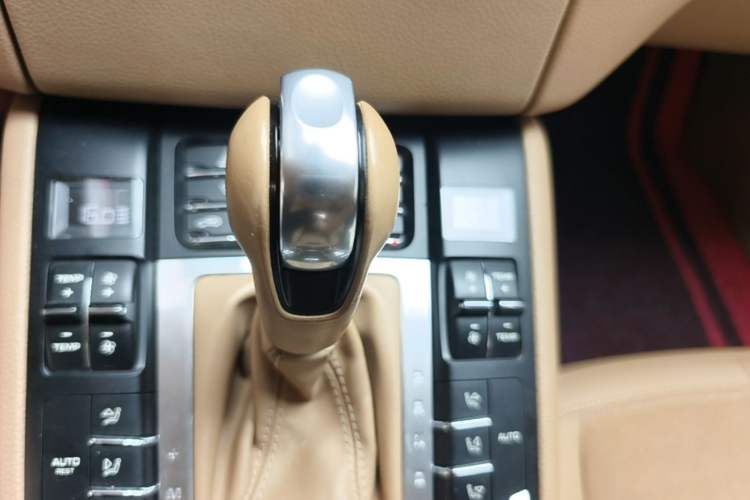 Used Porsche Macan 2017 Macan 2.0T Gear Lever