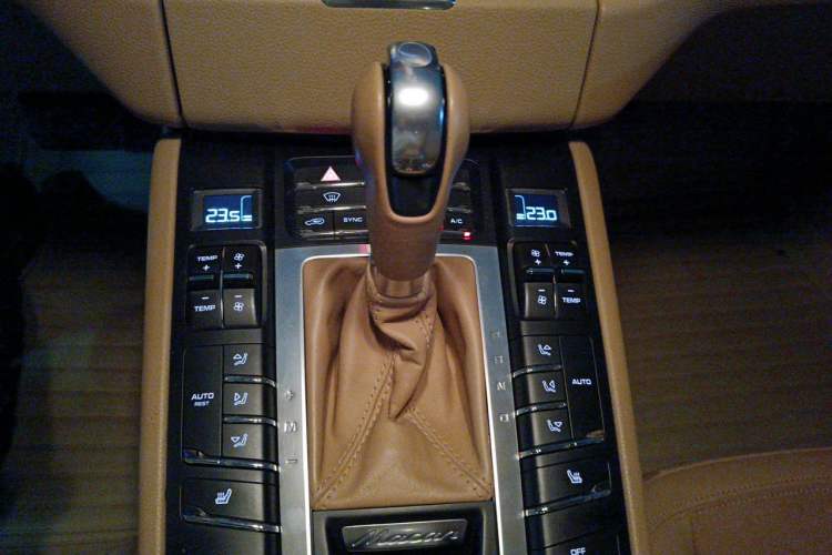 Used Porsche Macan 2017 Macan 2.0T Gear Lever