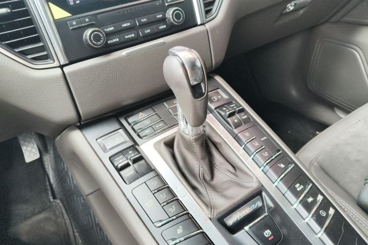 Used Porsche Macan 2017 Macan 2.0T Gear Lever