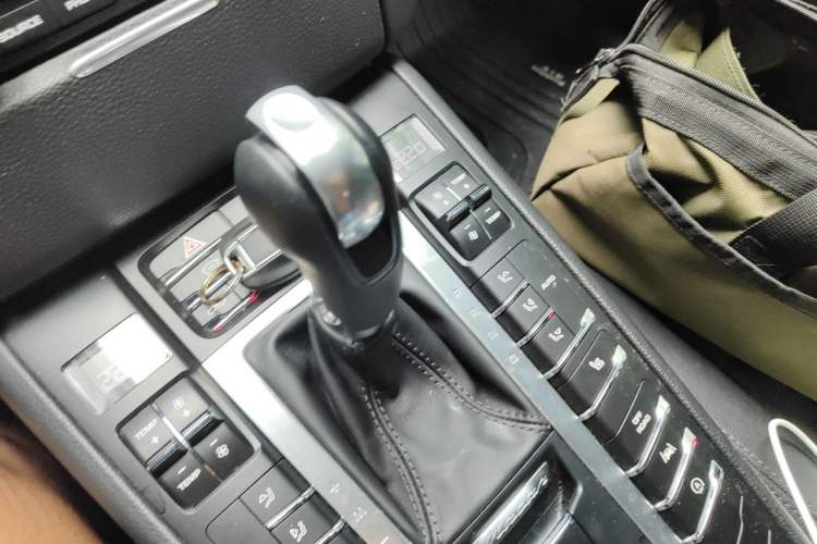 Used Porsche Macan 2017 Macan 2.0T Gear Lever