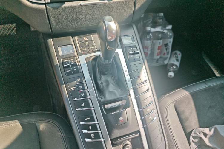 Used Porsche Macan 2017 Macan 2.0T Gear Lever