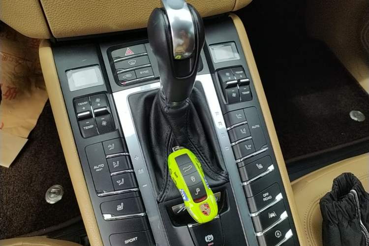 Used Porsche Macan 2017 Macan 2.0T Gear Lever