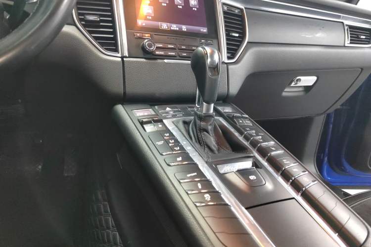 Used Porsche Macan 2017 Macan 2.0T Gear Lever