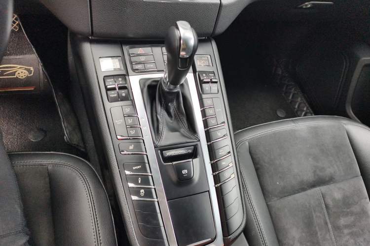 Used Porsche Macan 2017 Macan 2.0T Gear Lever