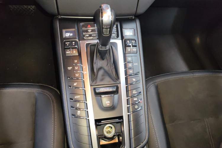 Used Porsche Macan 2017 Macan 2.0T Gear Lever