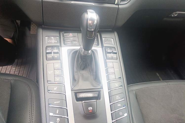 Used Porsche Macan 2017 Macan 2.0T Gear Lever