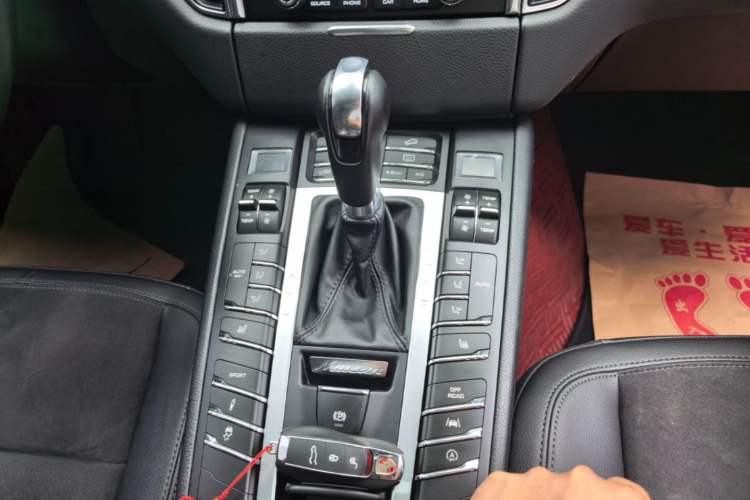 Used Porsche Macan 2017 Macan 2.0T Gear Lever