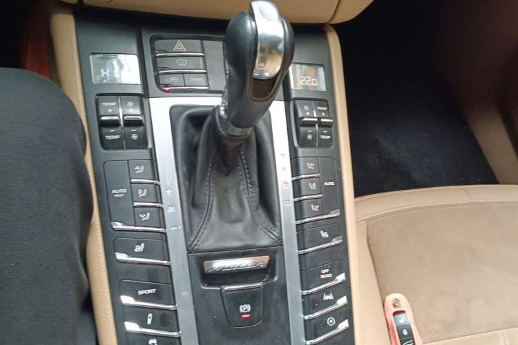 Used Porsche Macan 2017 Macan 2.0T Gear Lever