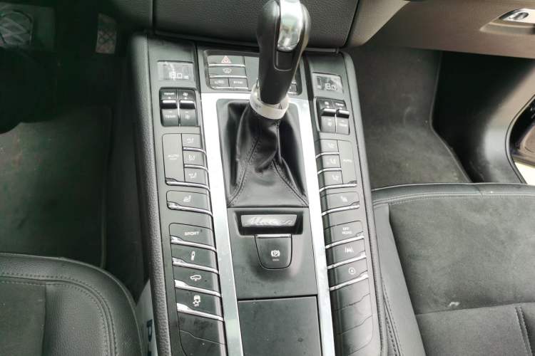 Used Porsche Macan 2017 Macan S 3.0T Gear Lever