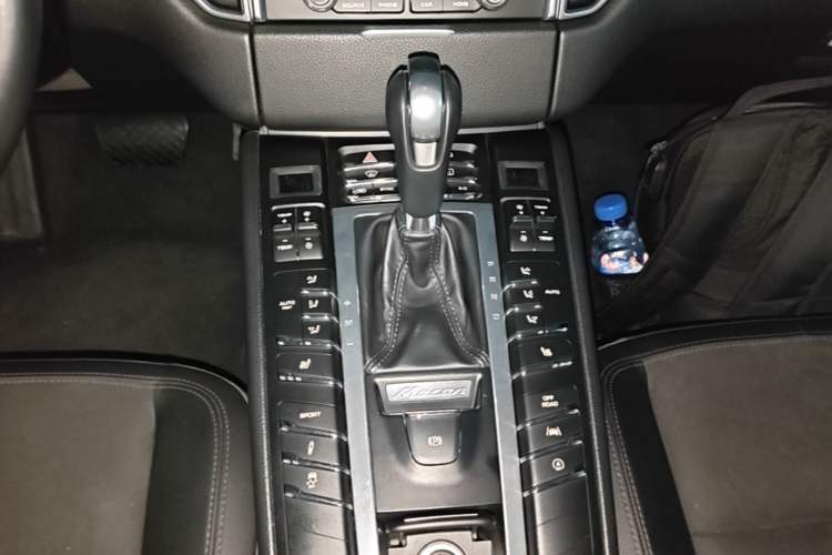 Used Porsche Macan 2017 Macan 2.0T Gear Lever