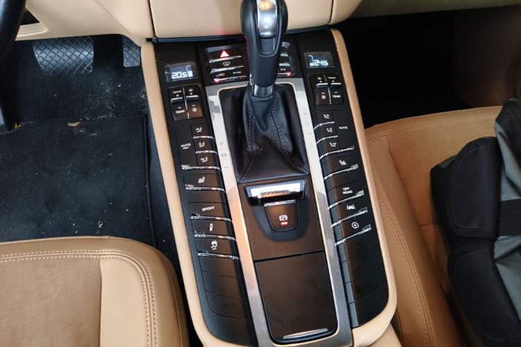 Used Porsche Macan 2017 Macan 2.0T Gear Lever