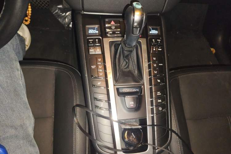 Used Porsche Macan 2017 Macan 2.0T Gear Lever