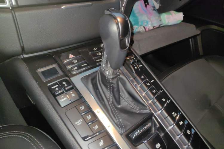Used Porsche Macan 2017 Macan 2.0T Gear Lever